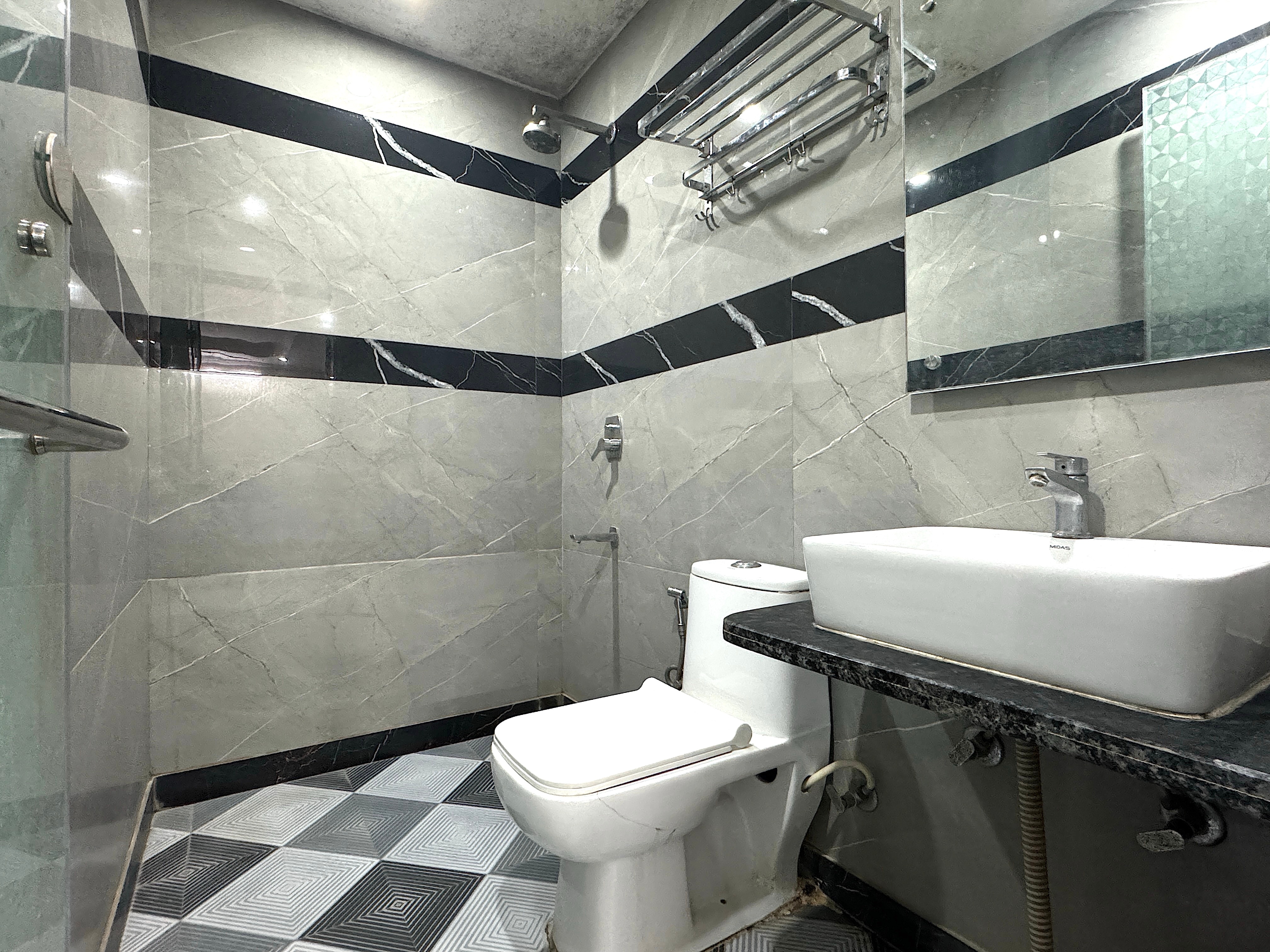 Hotel Kelson Dx. - Tap to explore photos