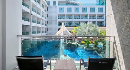 The Kee Resort & Spa Room Type - Deluxe Pool View Twin Room