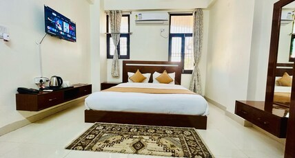 Hotel Veda Vatica Room Type - Deluxe Room - AC
