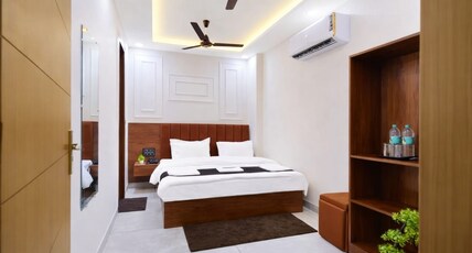 SG Royal Portico Room Type - Standard room