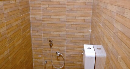 OM GUEST HOUSE Room Type - Super Deluxe Room - AC