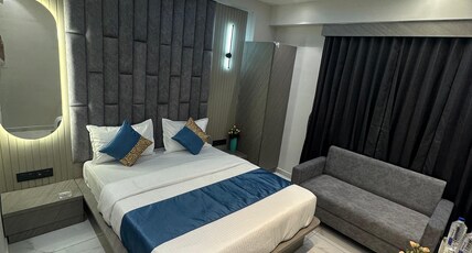 HOTEL THE VIBES Room Type - Luxury Room