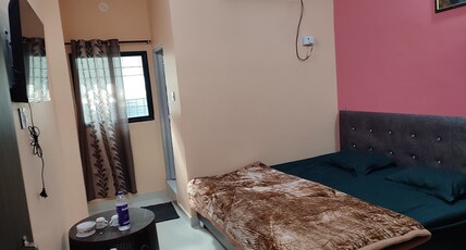 hotel Shri Radha krishna Palace Room Type - AC- Luxury room