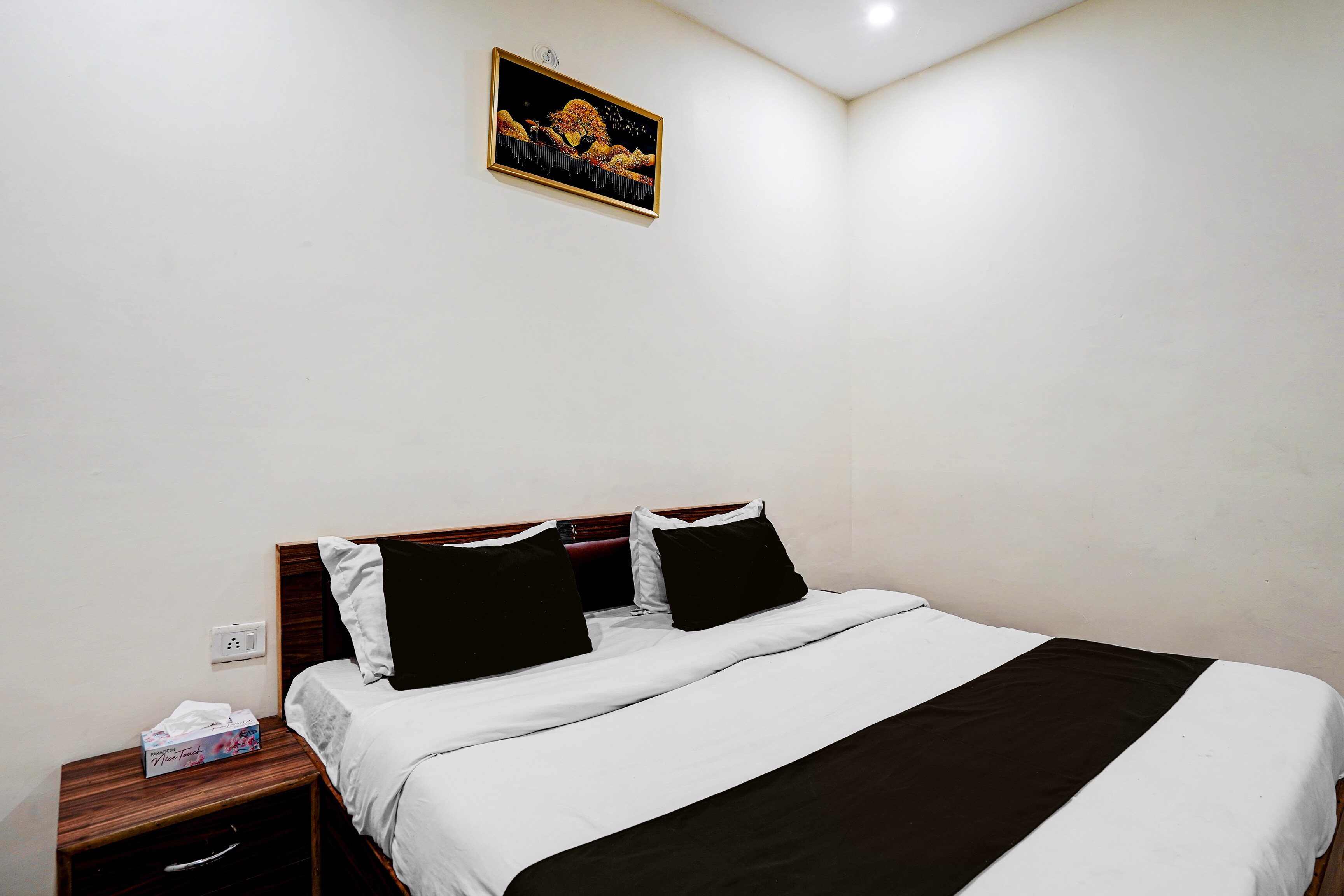 SPOT ON SAVERA INN - Tap to explore photos