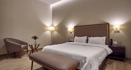 VIhang's Palm Club Room Type - Executive Room (No Window)
