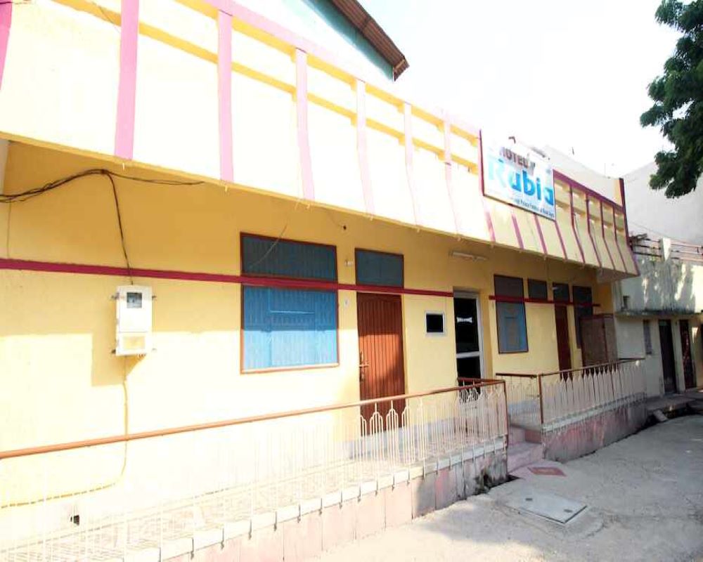 Hotel Rubia - Tap to explore photos