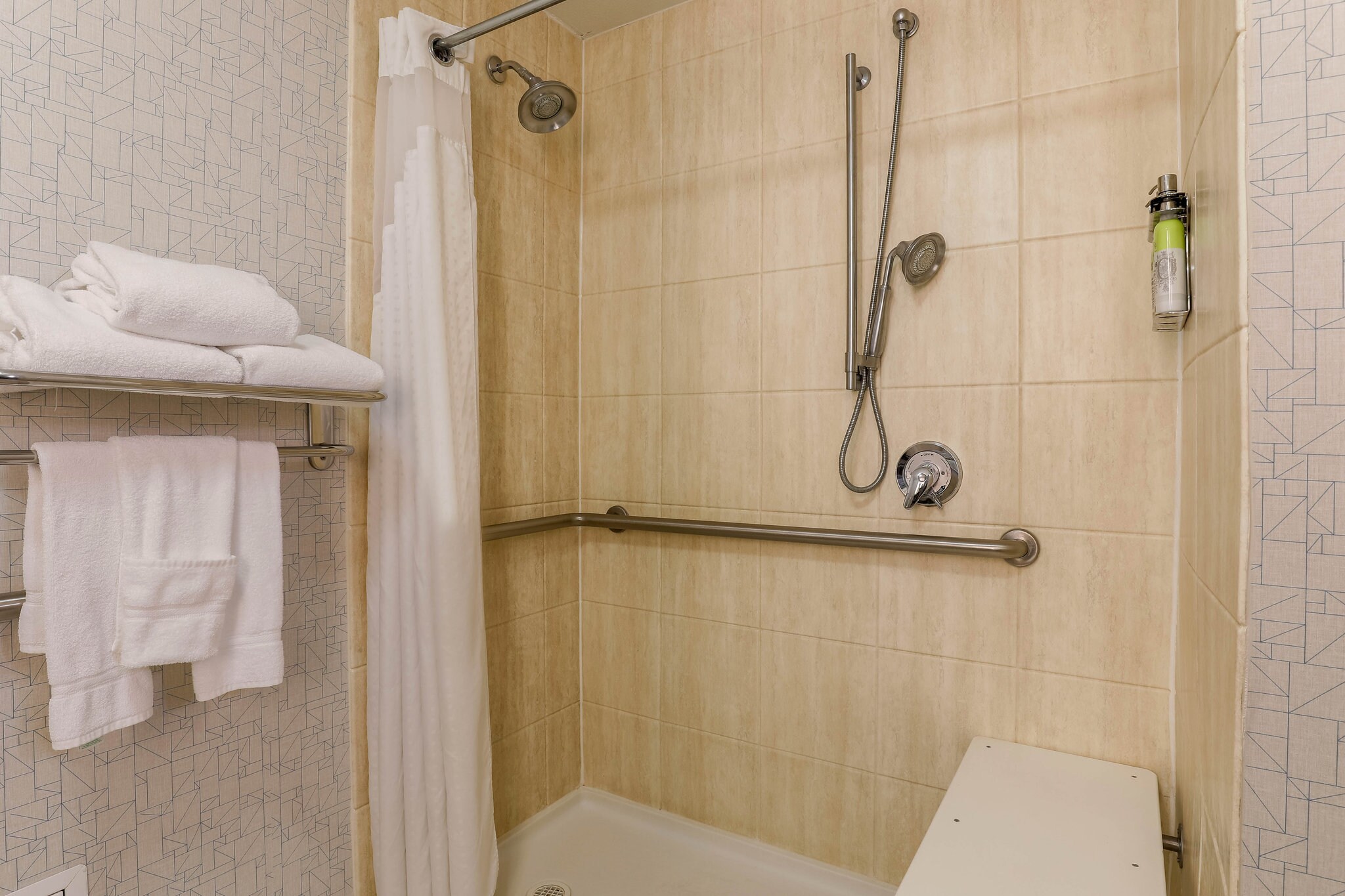 Holiday Inn Express Hotel & Suites Fort Worth Downtown - Tap to explore photos