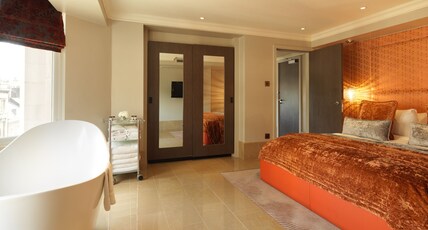 Radisson Blu Hotel, London Bloomsbury Room Type - One Bedroom Suite