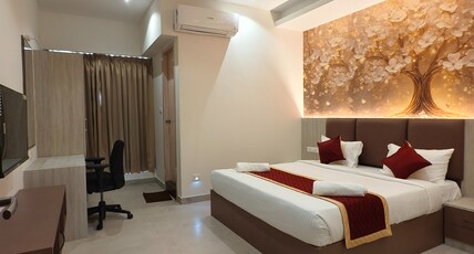6 FACE BY Hotel AMR Room Type - Premium Room