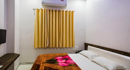 Hotel Kanhaiya Palace (1 Min walk to Temple) Room Type - Deluxe Room