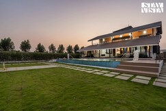 StayVista at Blisswood Cottage