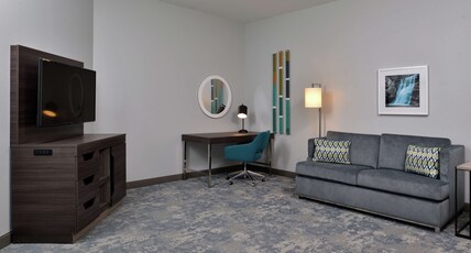 Hampton Inn by Hilton Cedar Falls Downtown Room Type - 1 KING SUITE NONSMOKE BALC