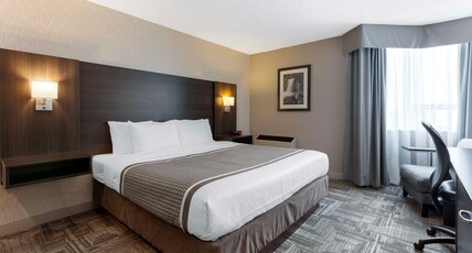 Best Western Milton Room Type - 1 King Bed, Non-Smoking, Tower, Desk, Microwave And Refrigerator, Wi-Fi