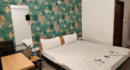 Hotel Saubhagya Elite Room Type - AC Deluxe - King size bed