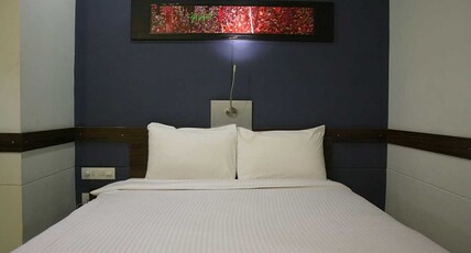 Ginger Faridabad Room Type - Queen Room