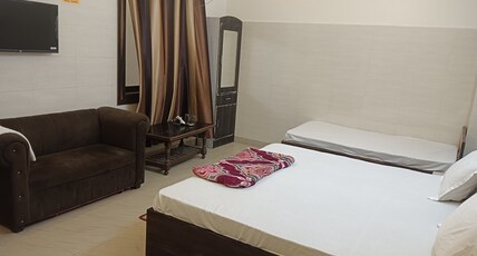 Hotel New Mandpam Room Type - Family Room