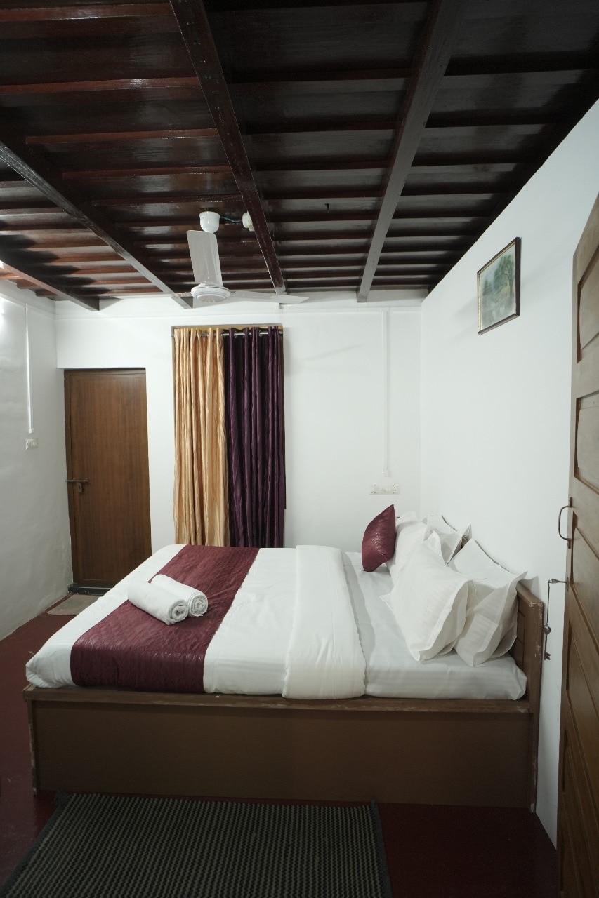 Illam Munnar - Tap to explore photos