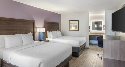 Best Western Hickory Room Type - 2 Queen Beds, Non-Smoking, Interior Entrance, Microwave And Refrigerator, Wi-Fi, Continental Breakfa Best Western Hickory Room Type - 2 Queen Beds, Non-Smoking, Interior Entrance, Microwave And Refrigerator, Wi-Fi, Continental Breakfa