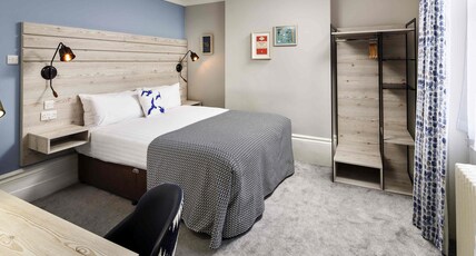 Mercure Brighton Seafront Hotel Room Type - Classic room with 1 double bed and Inland View