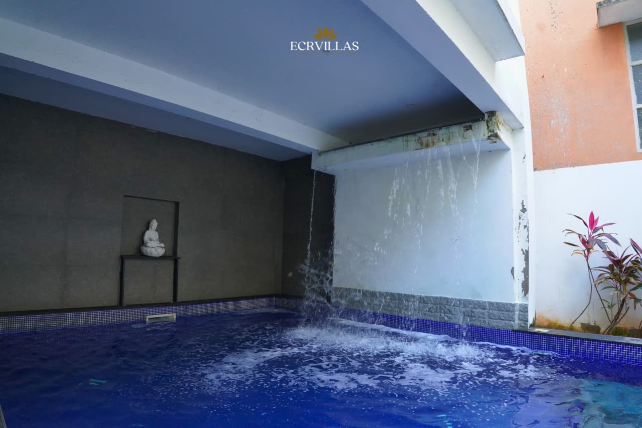 UPSTAY 2BHK - Tap to explore photos