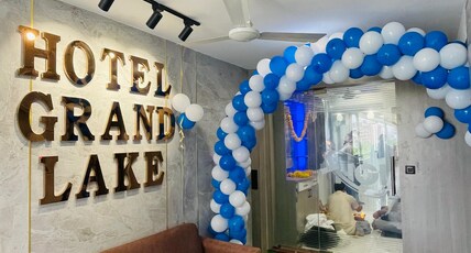 Hotel Grand Lake Room Type - Deluxe Room