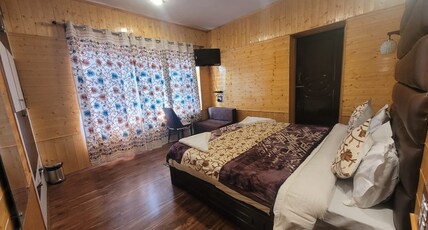 WANBHAR Room Type - Deluxe Room with Forest View King Bed