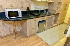 Studio apartment in Gaur city mall , Greater Noida