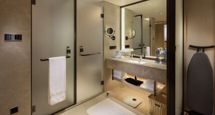 Hilton Shenzhen Shekou Nanhai Room Type - KING GUEST ROOM NANHAI WG