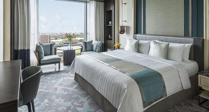 Shangri-La Hotel Colombo Room Type - Premier Balcony King Room