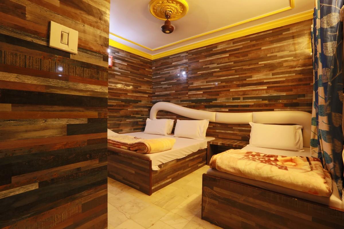 Hotel Shri Shivam Palace - Tap to explore photos