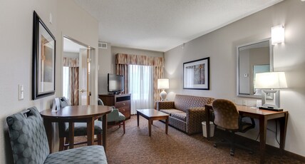 Holiday Inn Express and Suites St. Cloud Room Type - 2 Queen 1 Bedroom Suite Sofa Bed