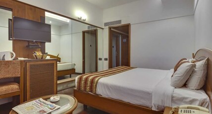 The Fern Residency Mumbai, Pritam Dadar, Series by Marriott Room Type - Winter Green Room, 1 King Bed