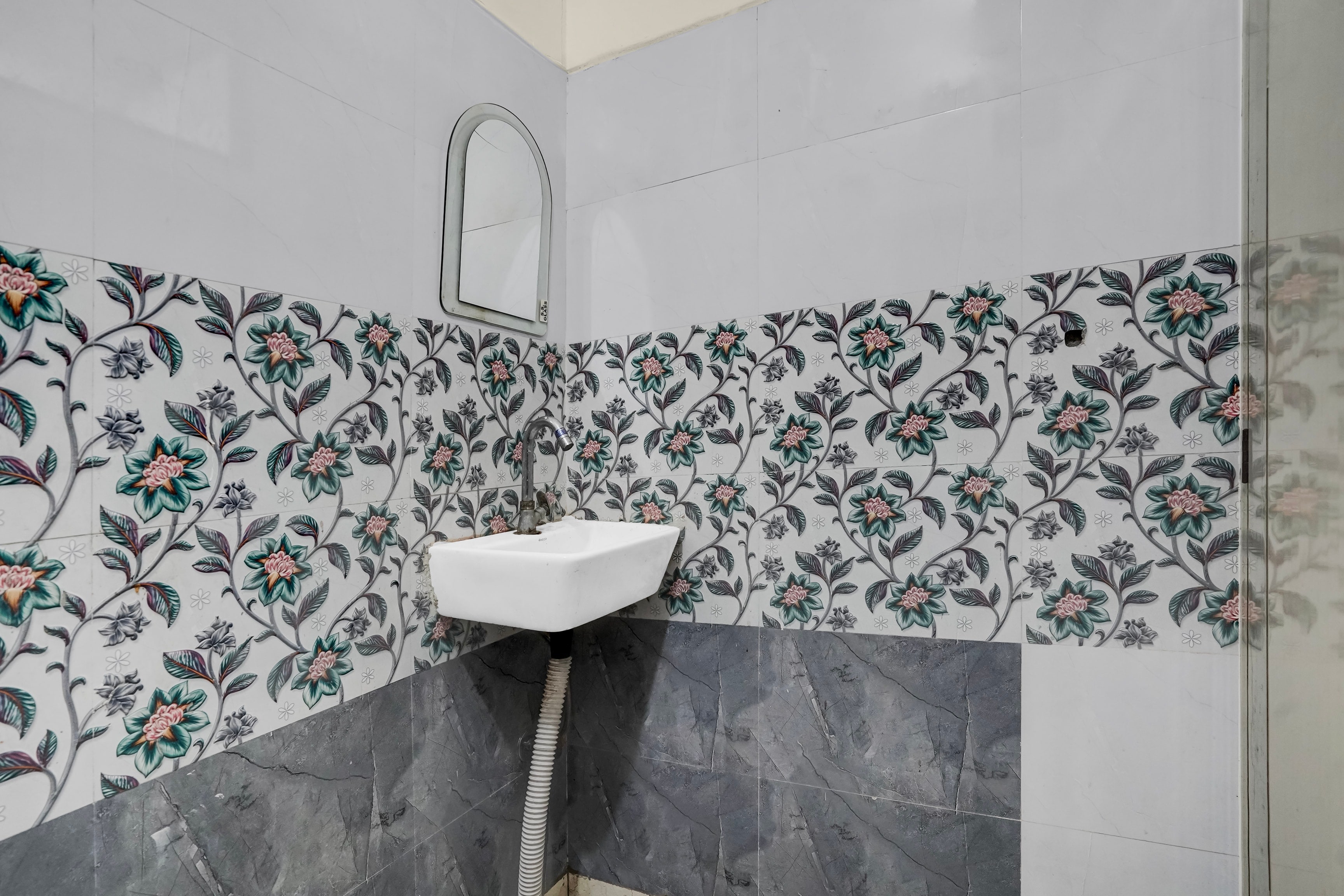 Hotel O The Harikanta Residency - Tap to explore photos