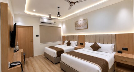 AMAARA ELITE STAY Room Type - Premium Family Room