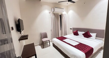 Hotel GMR Pearls Room Type - Standard Non Ac Queen Room