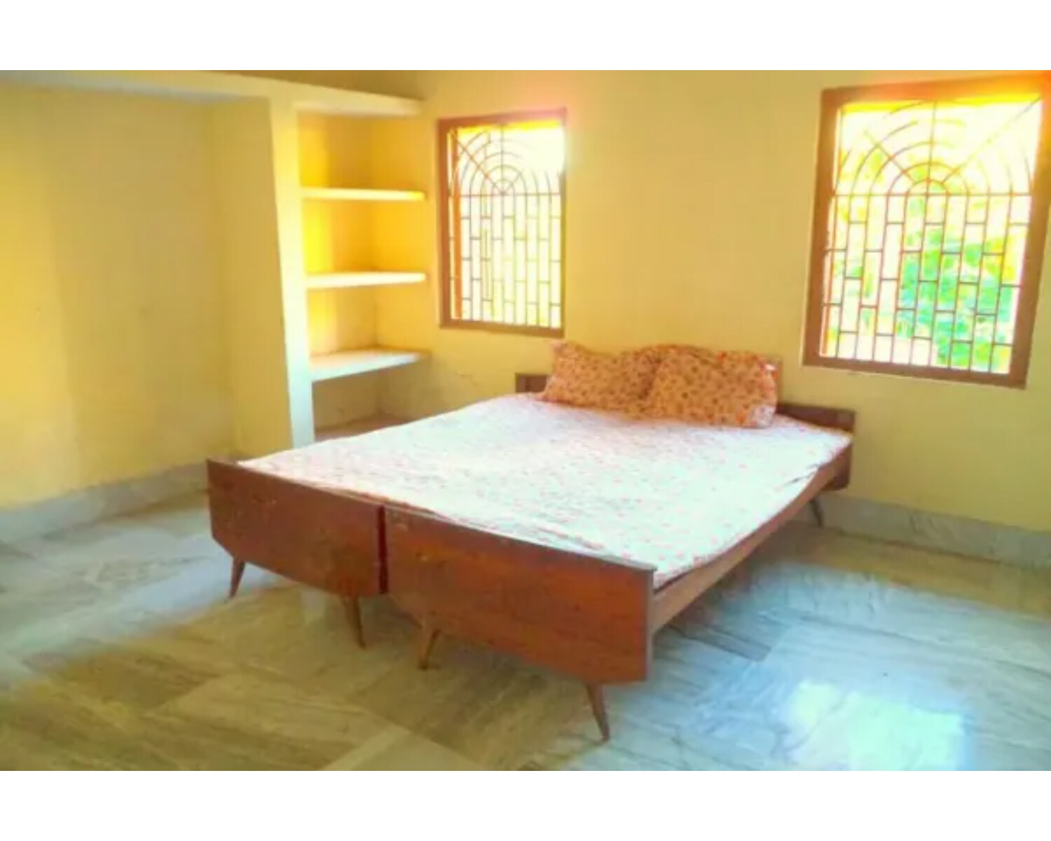 Srii Guest House (Non Ac Room) - Tap to explore photos