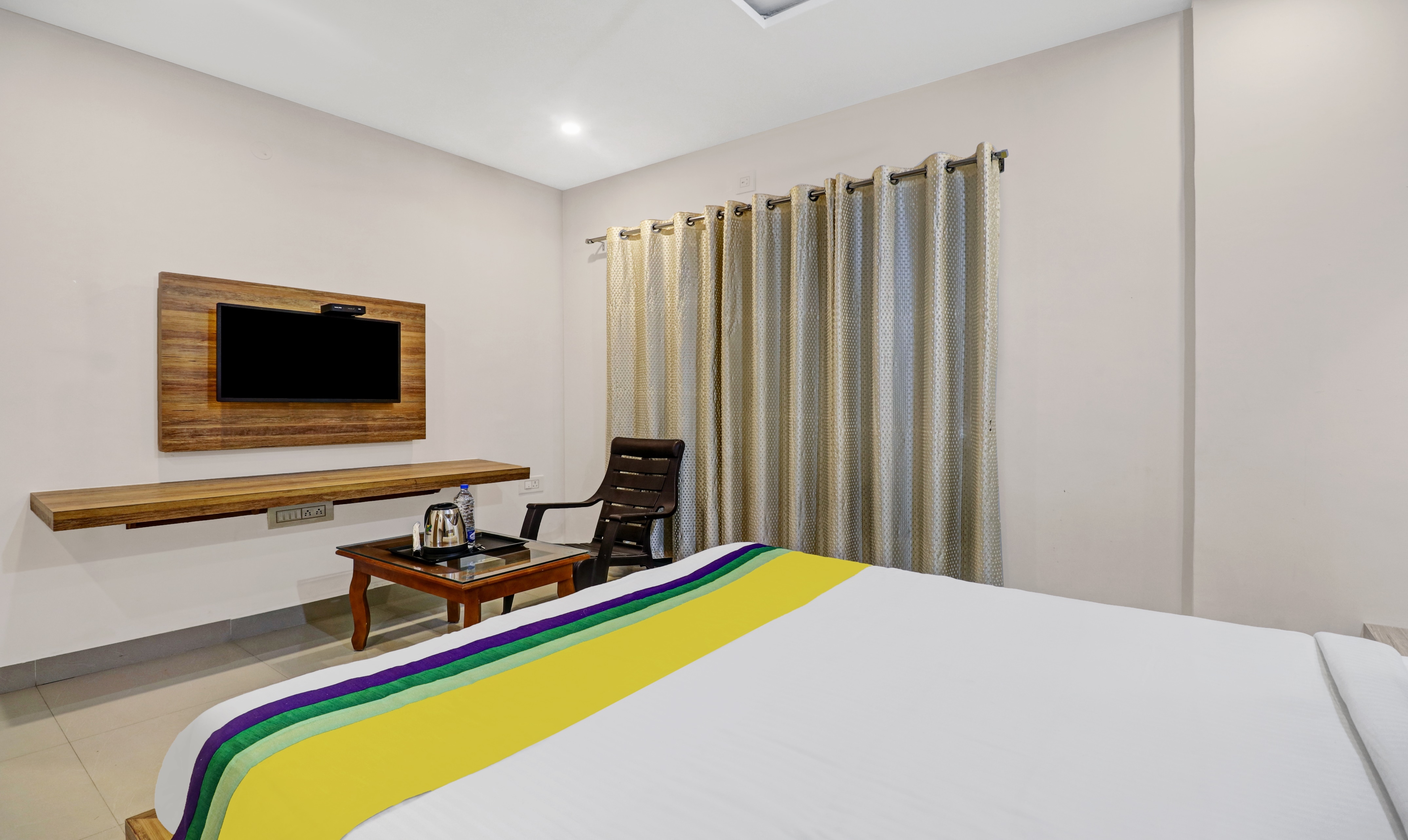 Itsy Hotels Vijaya Comforts, With Bar & Restaurant - Tap to explore photos