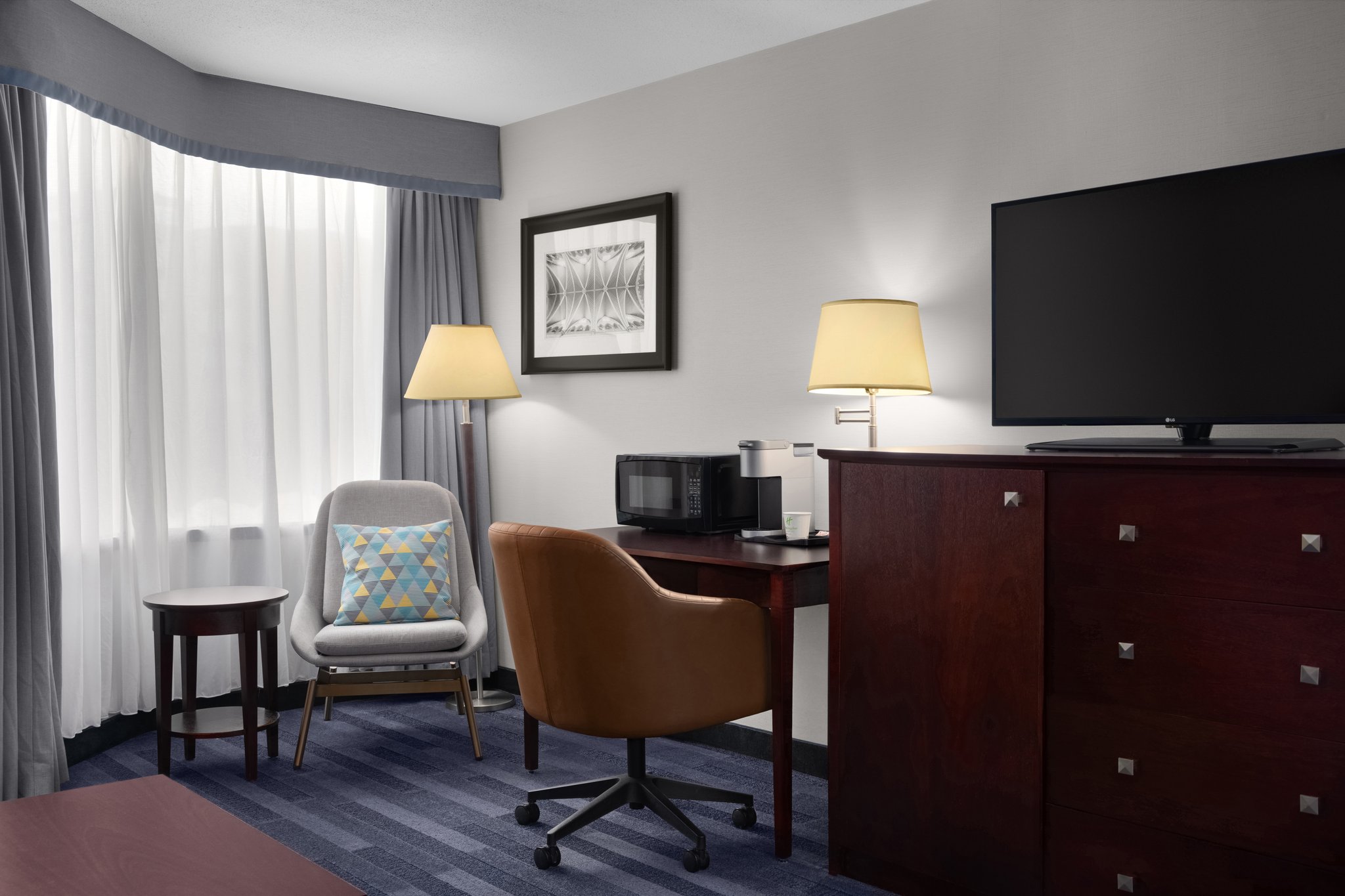 Holiday Inn OTTAWA EAST - Tap to explore photos