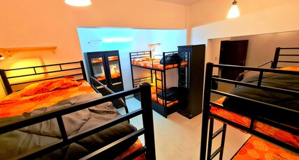 Hostel Lifespace- Bunks & Private Rooms in a Luxurious Villa Room Type - Room 2 Bed in 4-Share Female Pod bed Room with Balcony
