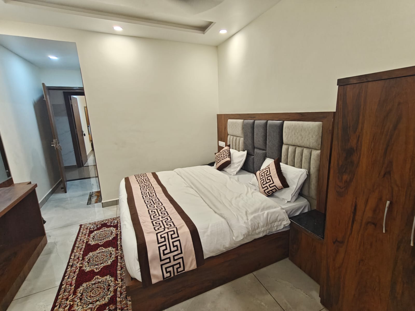 Hotel Shree Shivay Residency - Tap to explore photos