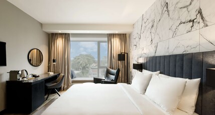 Radisson Blu Anchorage Hotel, Lagos, V.I. Room Type - Premium Room - City View