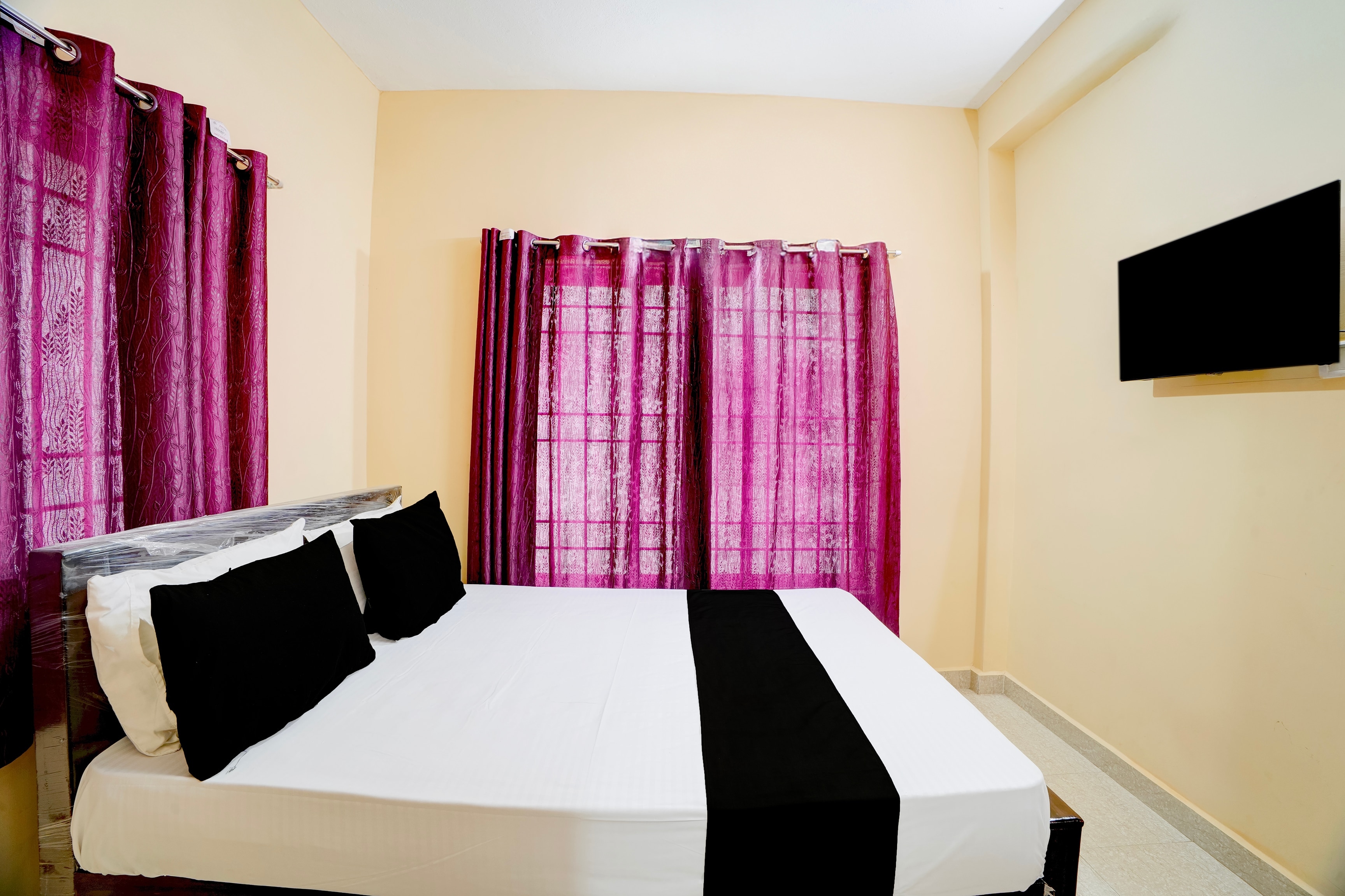 Hotel O VYOM RESIDENCY - Tap to explore photos