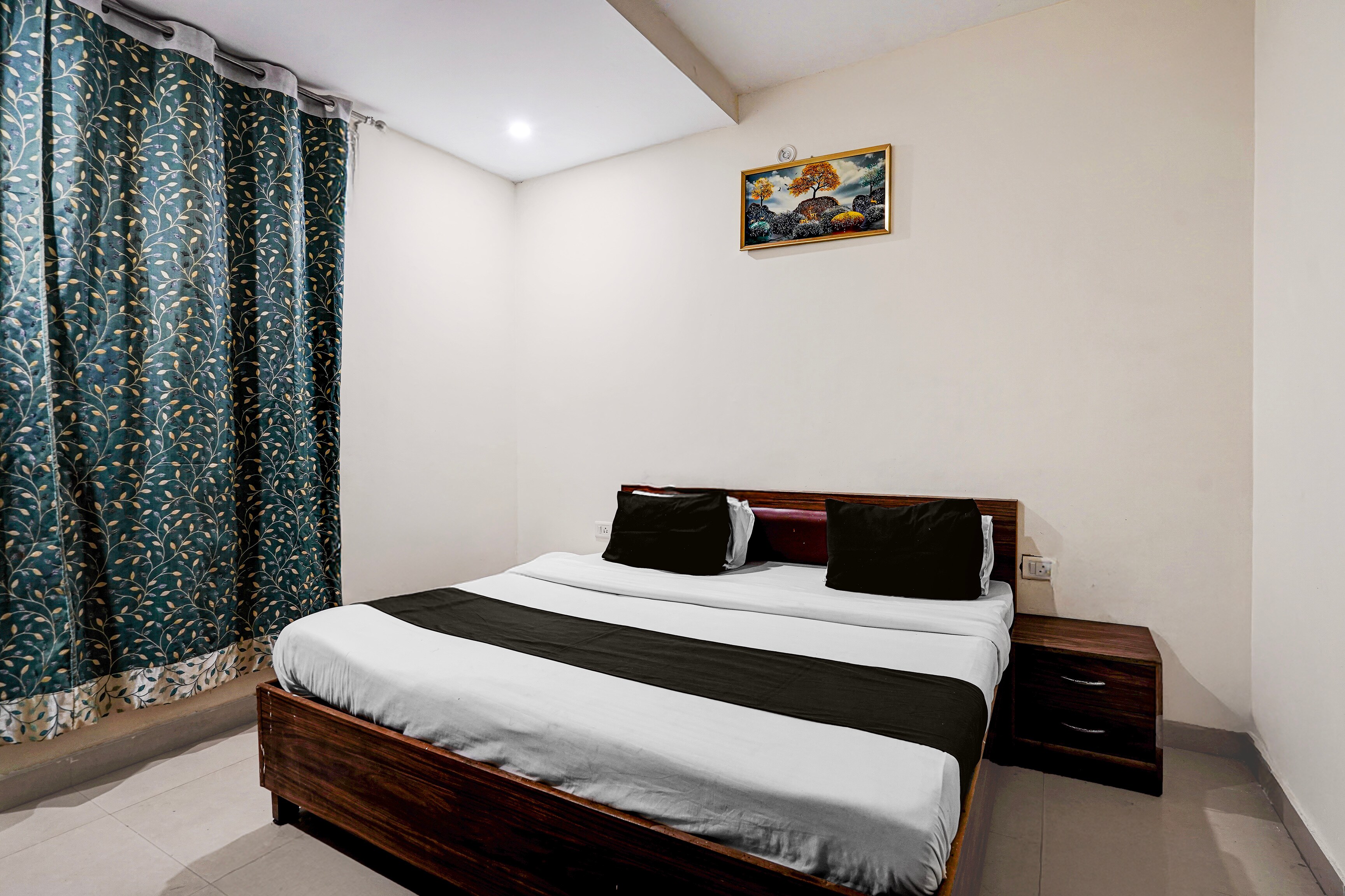 SPOT ON SAVERA INN - Tap to explore photos