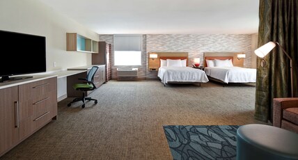 Home2 Suites by Hilton Boston South Bay Room Type - 2QN MOB HR ACC TUB STUDIO