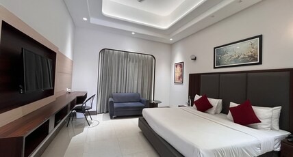 Grand Hotel Room Type - Deluxe Room