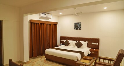 Hotel Vani, Changanaserry Room Type - Deluxe Room