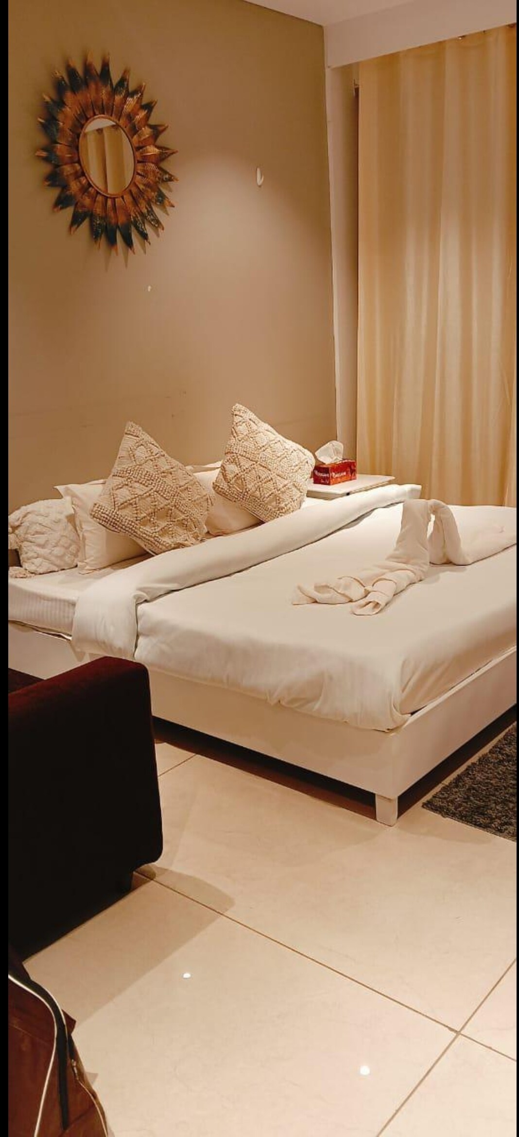 Luxury apartment - Tap to explore photos