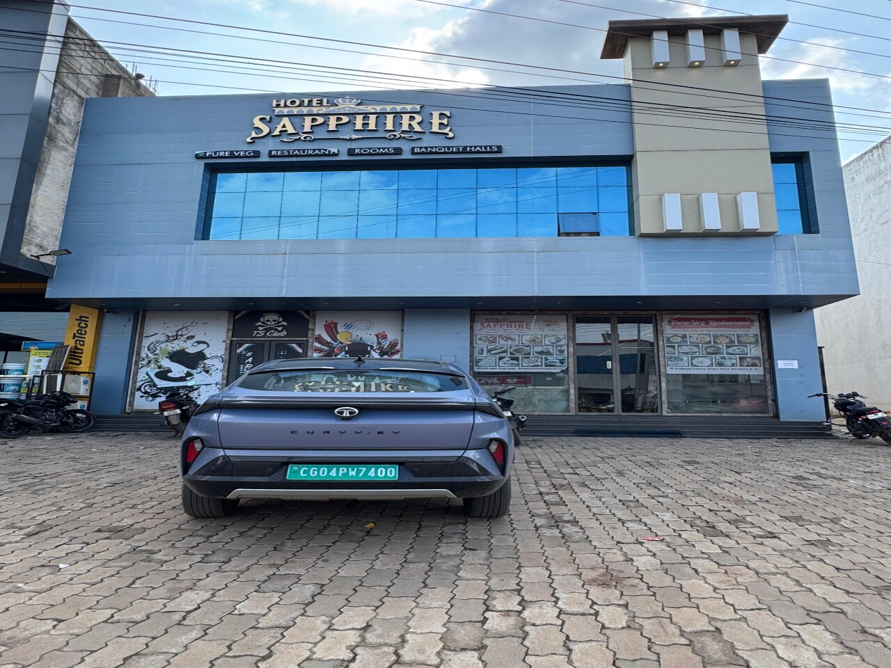 HOTEL SAPPHIRE - Tap to explore photos
