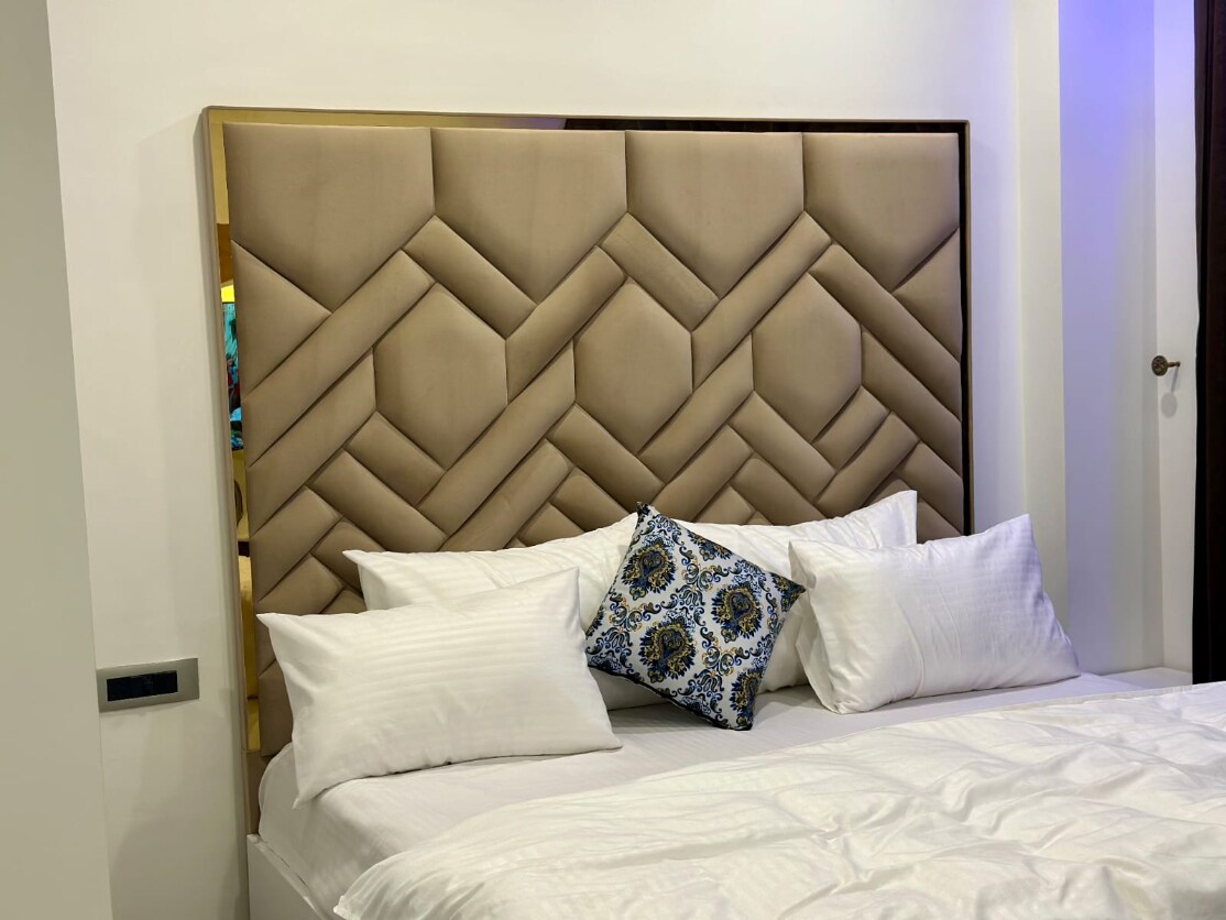 Hill Queen Luxury Stay 3BHK Apartment - Tap to explore photos