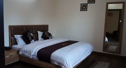 Himalaya Inn Room Type - Ekant Deluxe AC Room